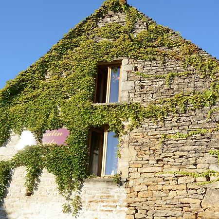 Bed and Breakfast Le Moulin A Huile Vailhourles Exteriér fotografie