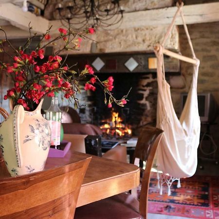 Bed and Breakfast Le Moulin A Huile Vailhourles Exteriér fotografie