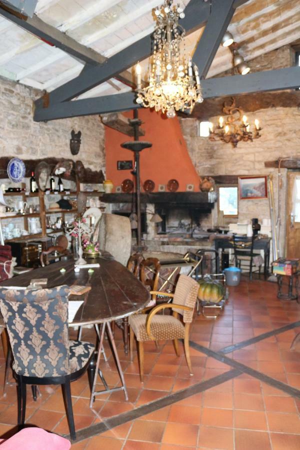 Bed and Breakfast Le Moulin A Huile Vailhourles Exteriér fotografie