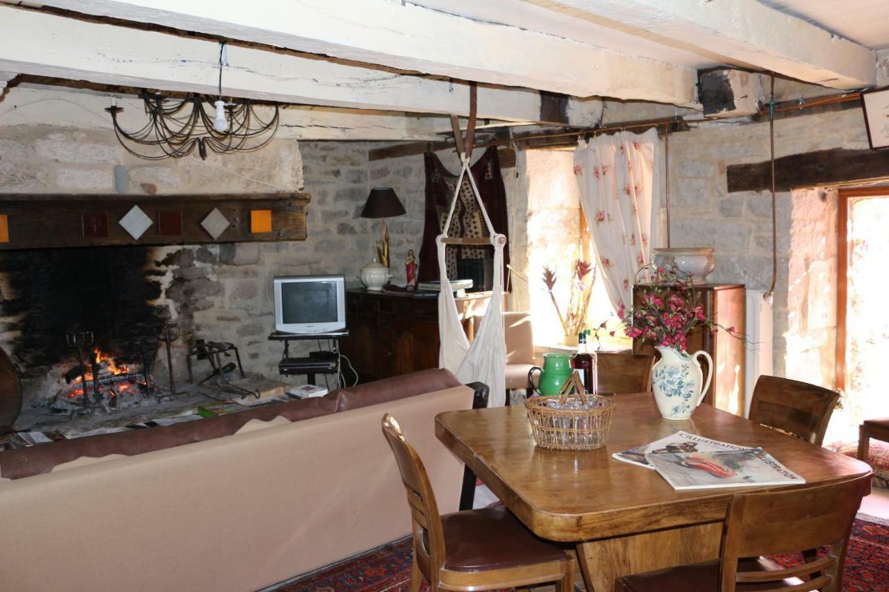 Bed and Breakfast Le Moulin A Huile Vailhourles Exteriér fotografie